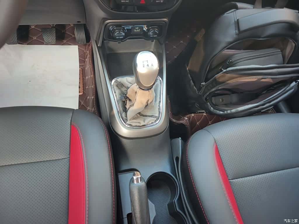 Changan CS15, 2018 14