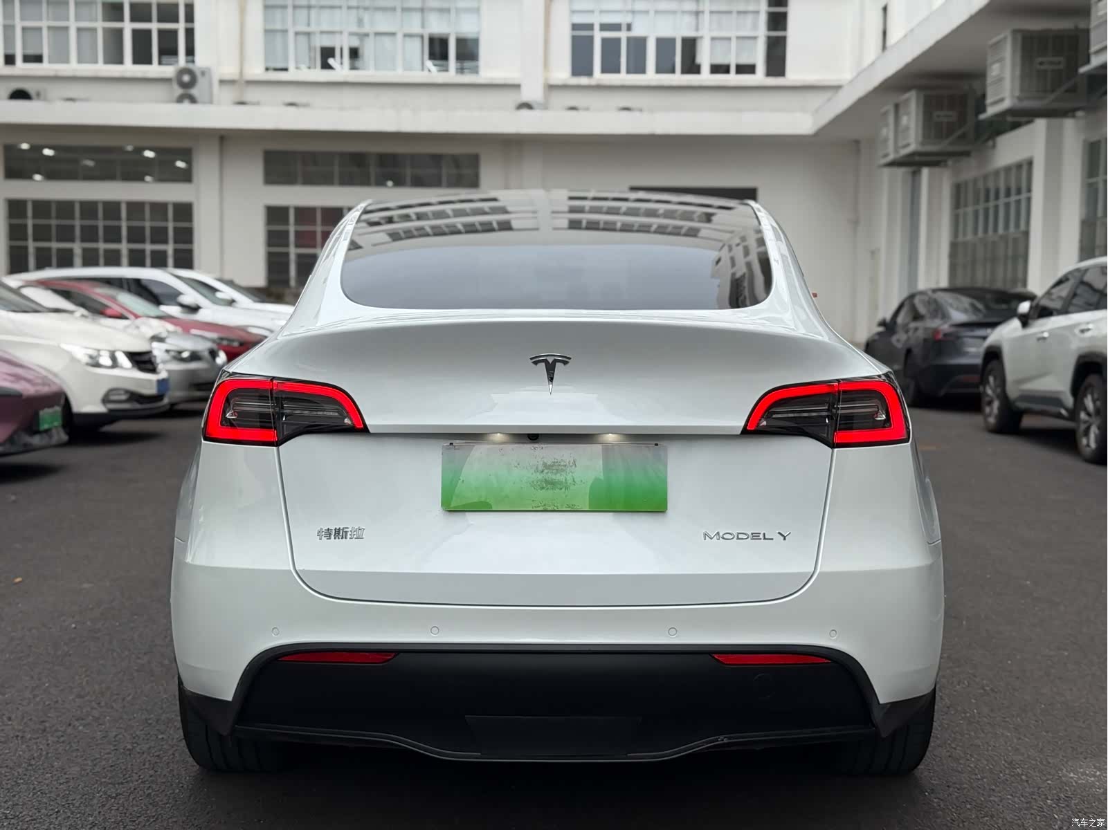 Tesla Model Y, 2021 все фото