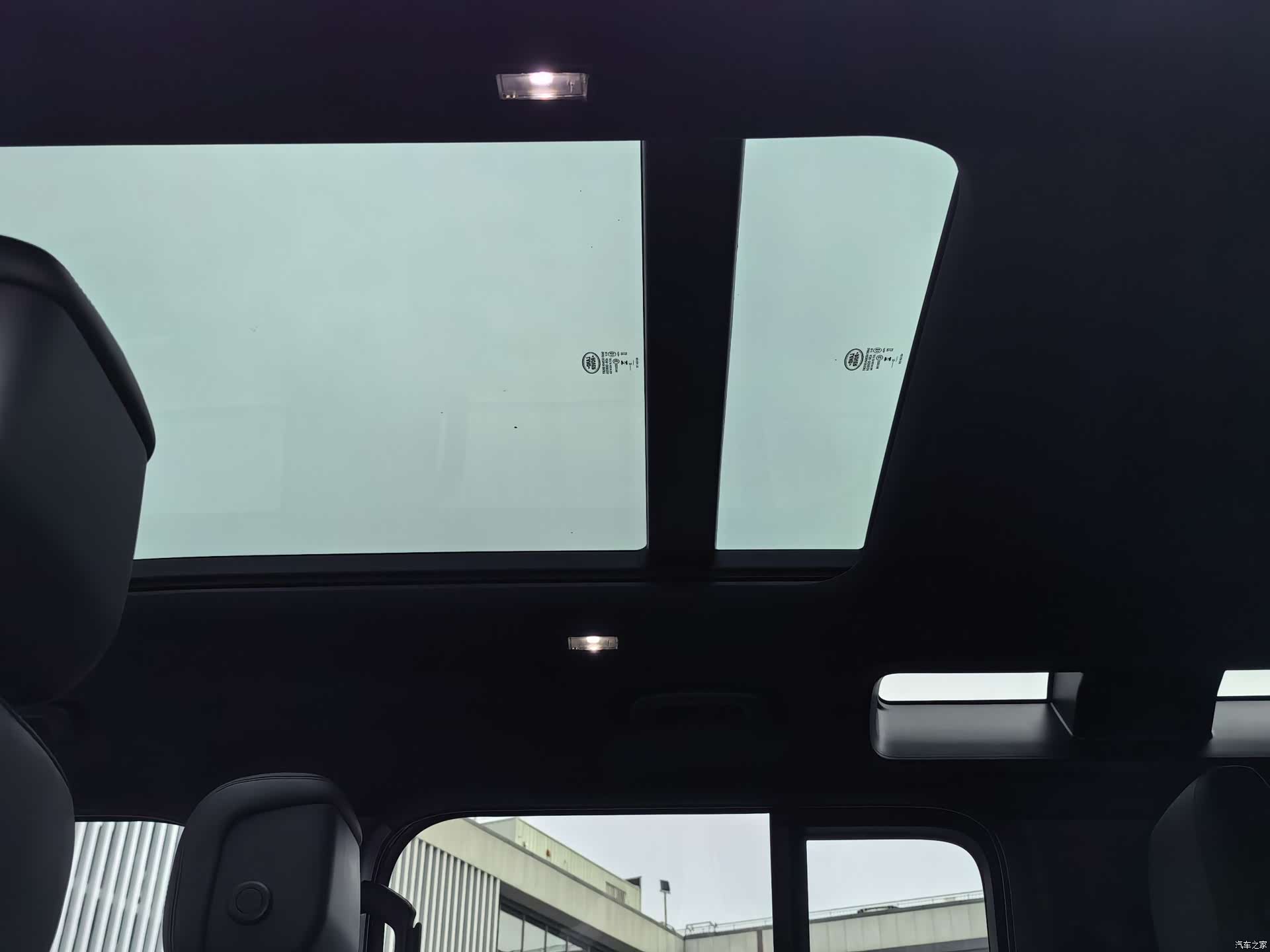 Land Rover Defender, 2024 12