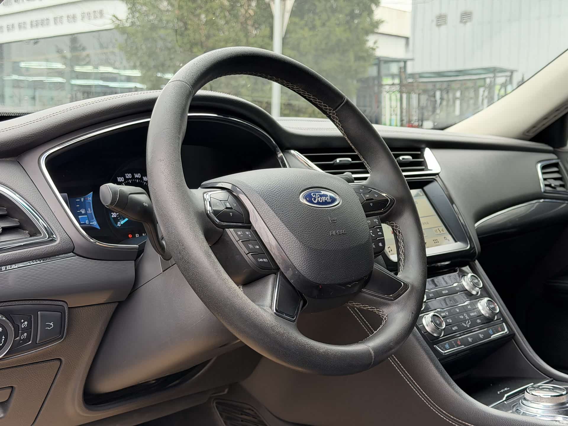 Ford Taurus, 2017 21