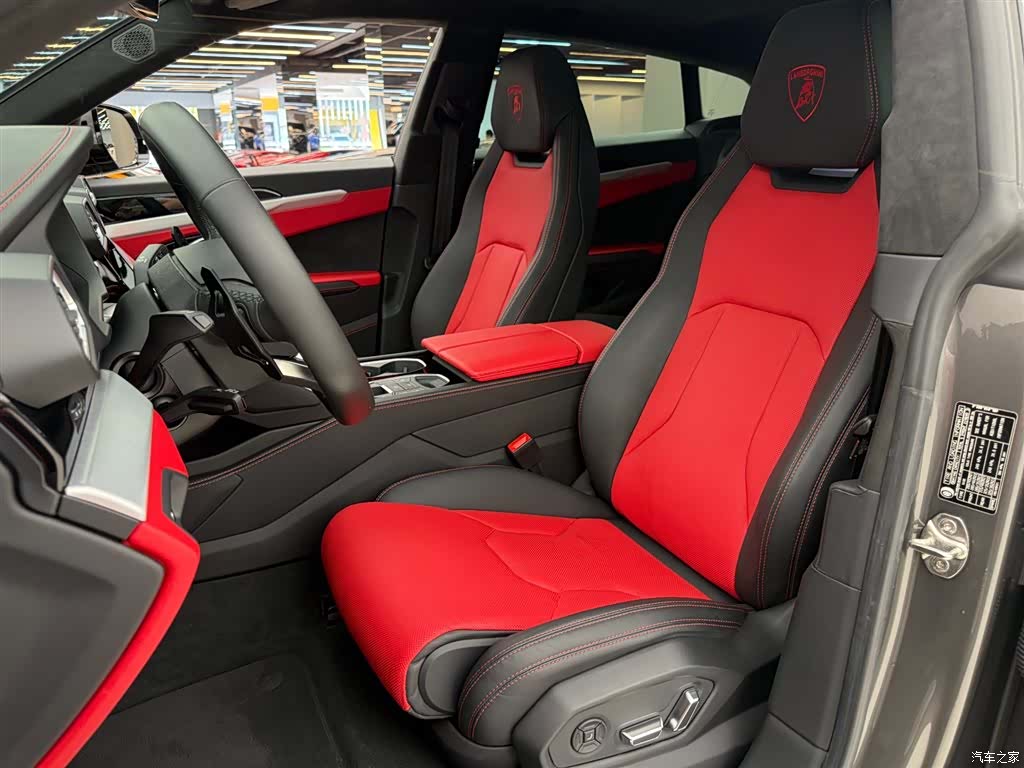 Lamborghini Urus, 2022 все фото