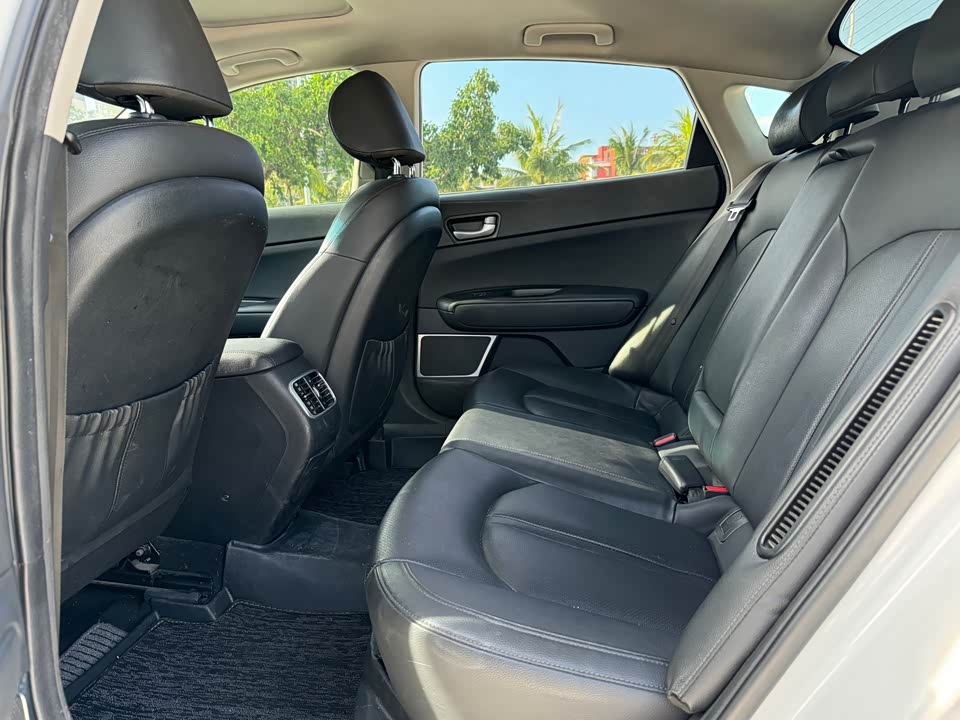 Kia K5 Kia K5