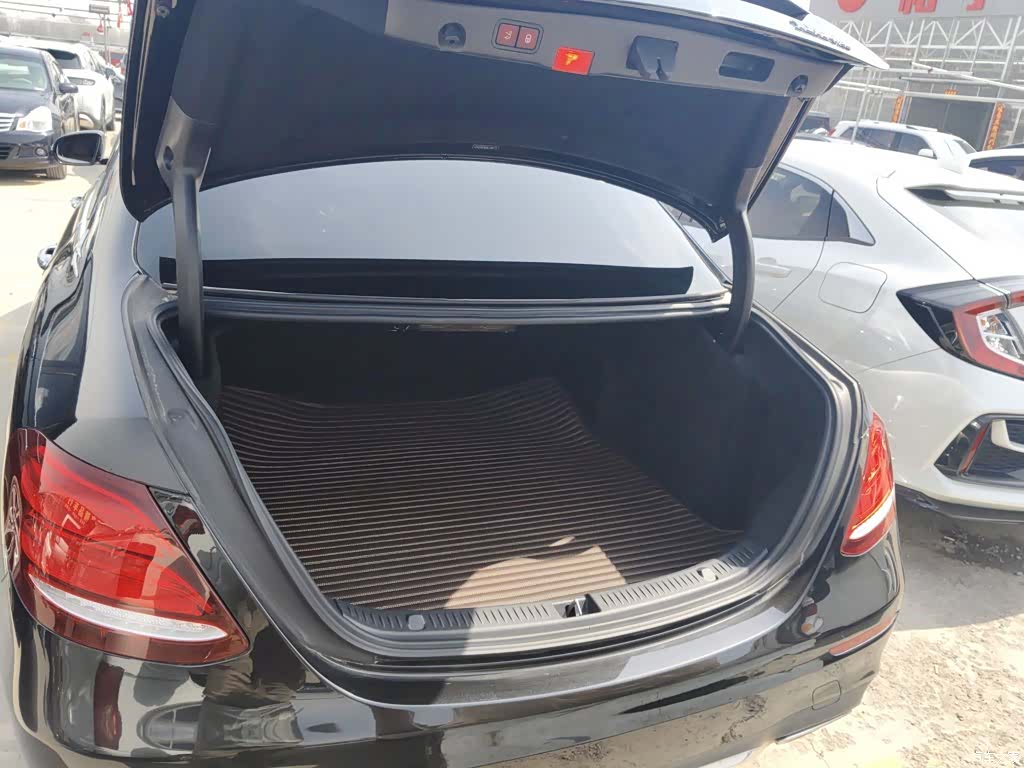 Mercedes-Benz E-Class, 2018 15