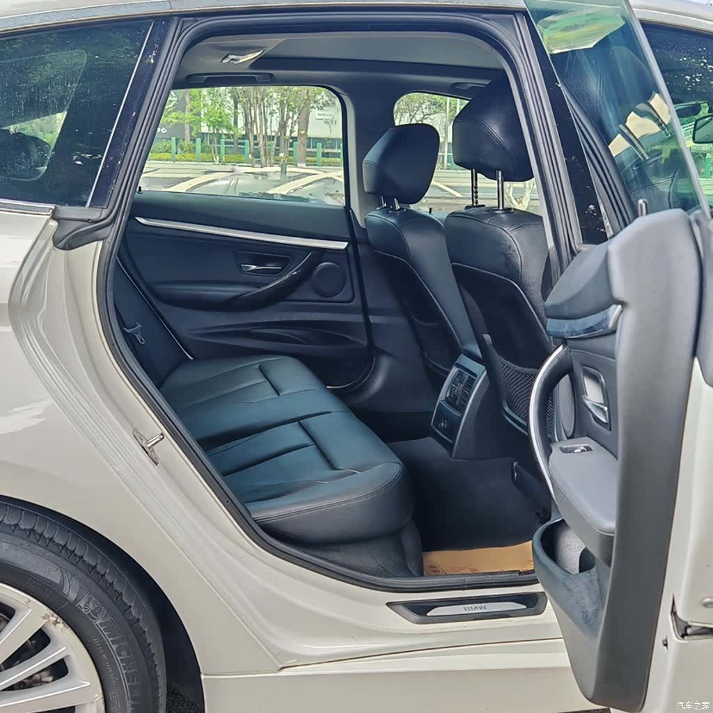 BMW 3 Series, 2016 23