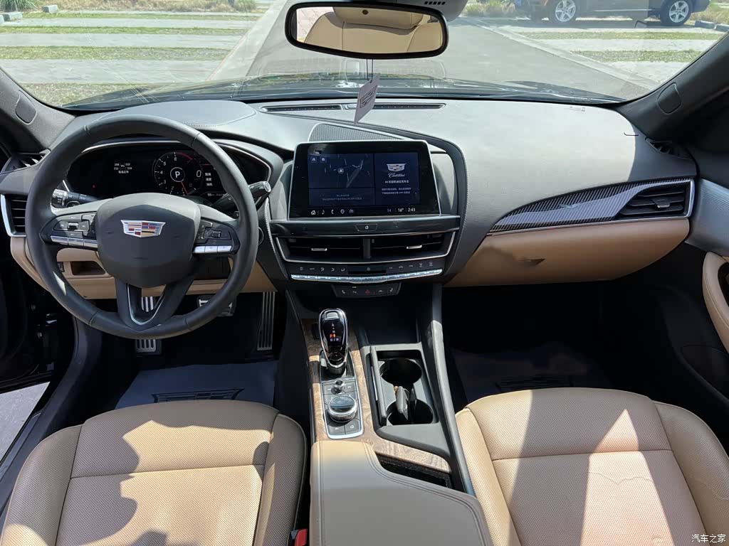 Cadillac CT5, 2024 14