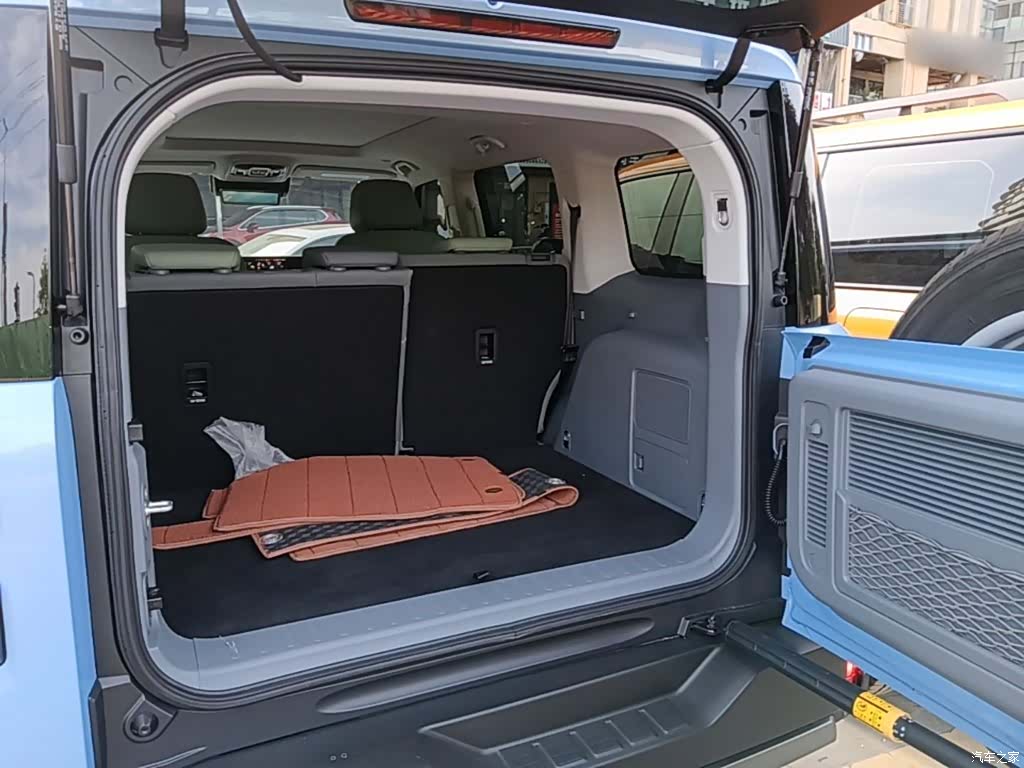 BAIC BJ40, 2025 15