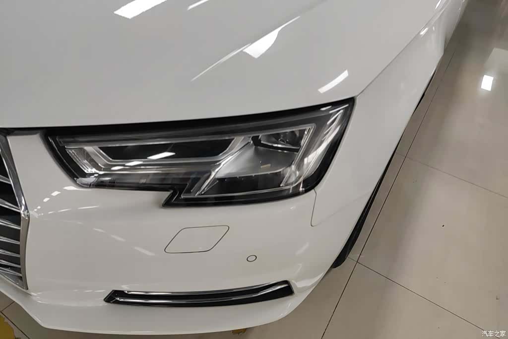 Audi A4L, 2018 все фото