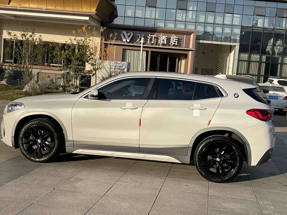 BMW X2