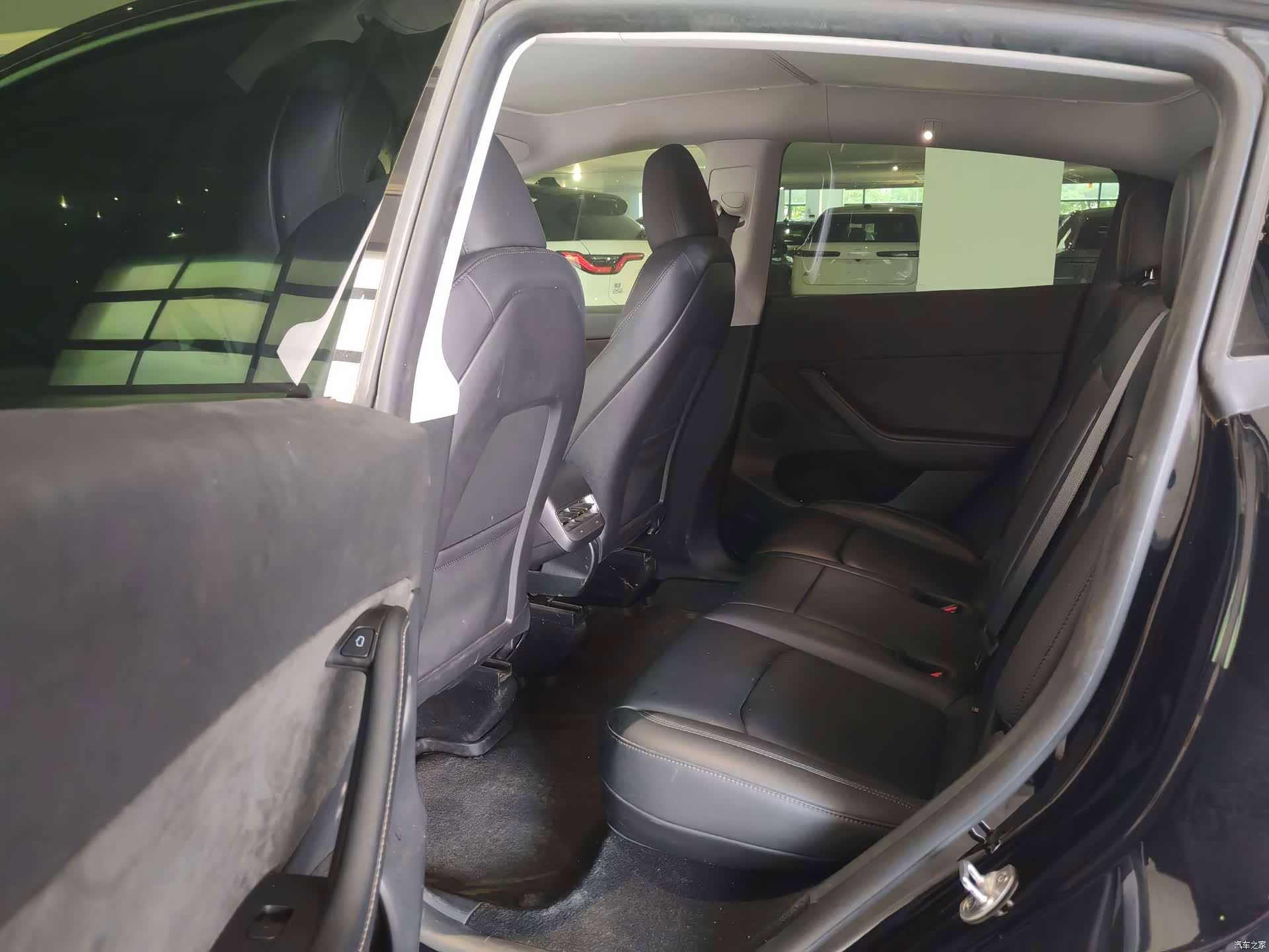 Model Y, 2023 4