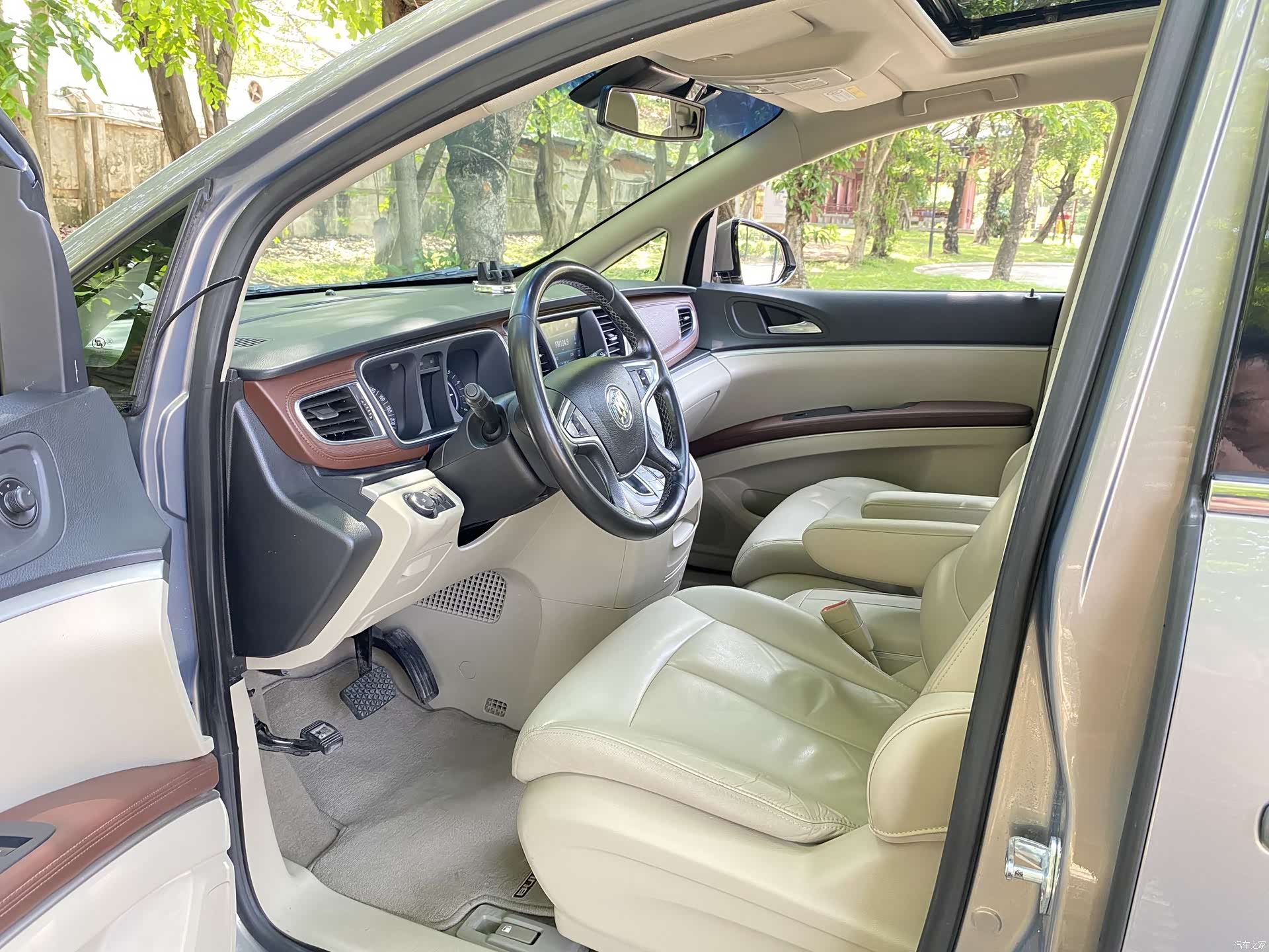 Buick GL8, 2019 4