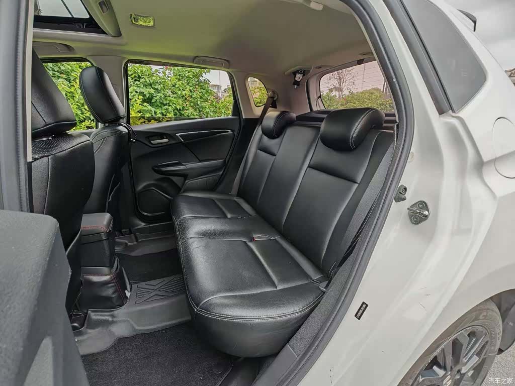 Honda Fit, 2017 21