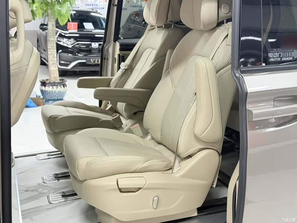 Buick GL8, 2023 14