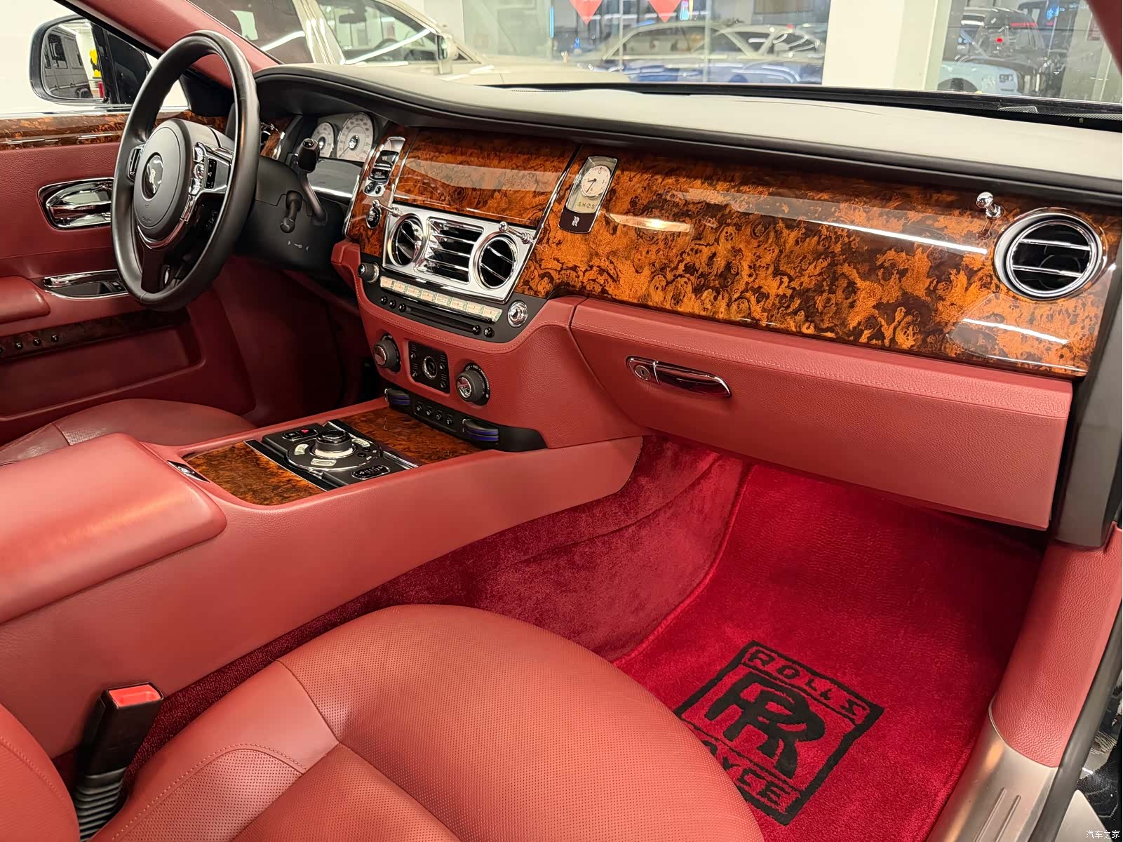 Rolls-Royce Ghost, 2013 6
