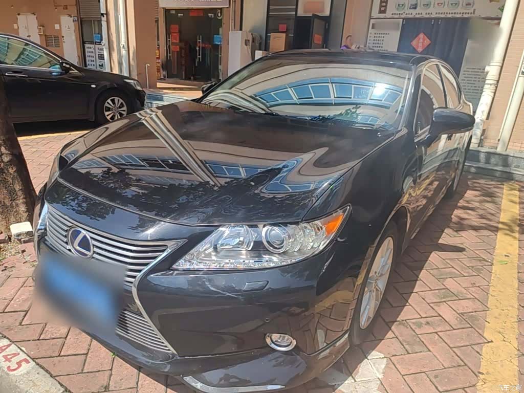 Lexus ES, 2014 1