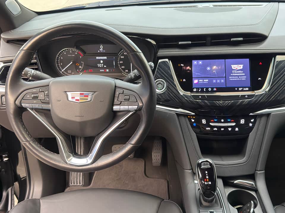 Cadillac XT6