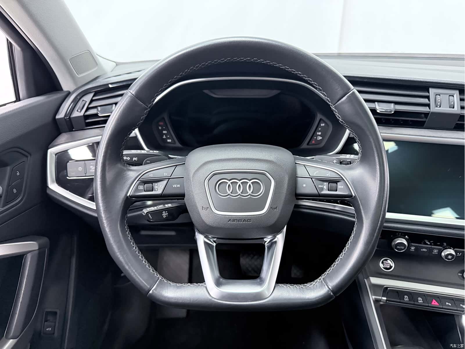 Audi Q3, 2022 12