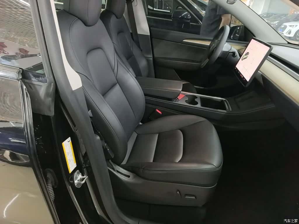 Tesla Model Y, 2021 25