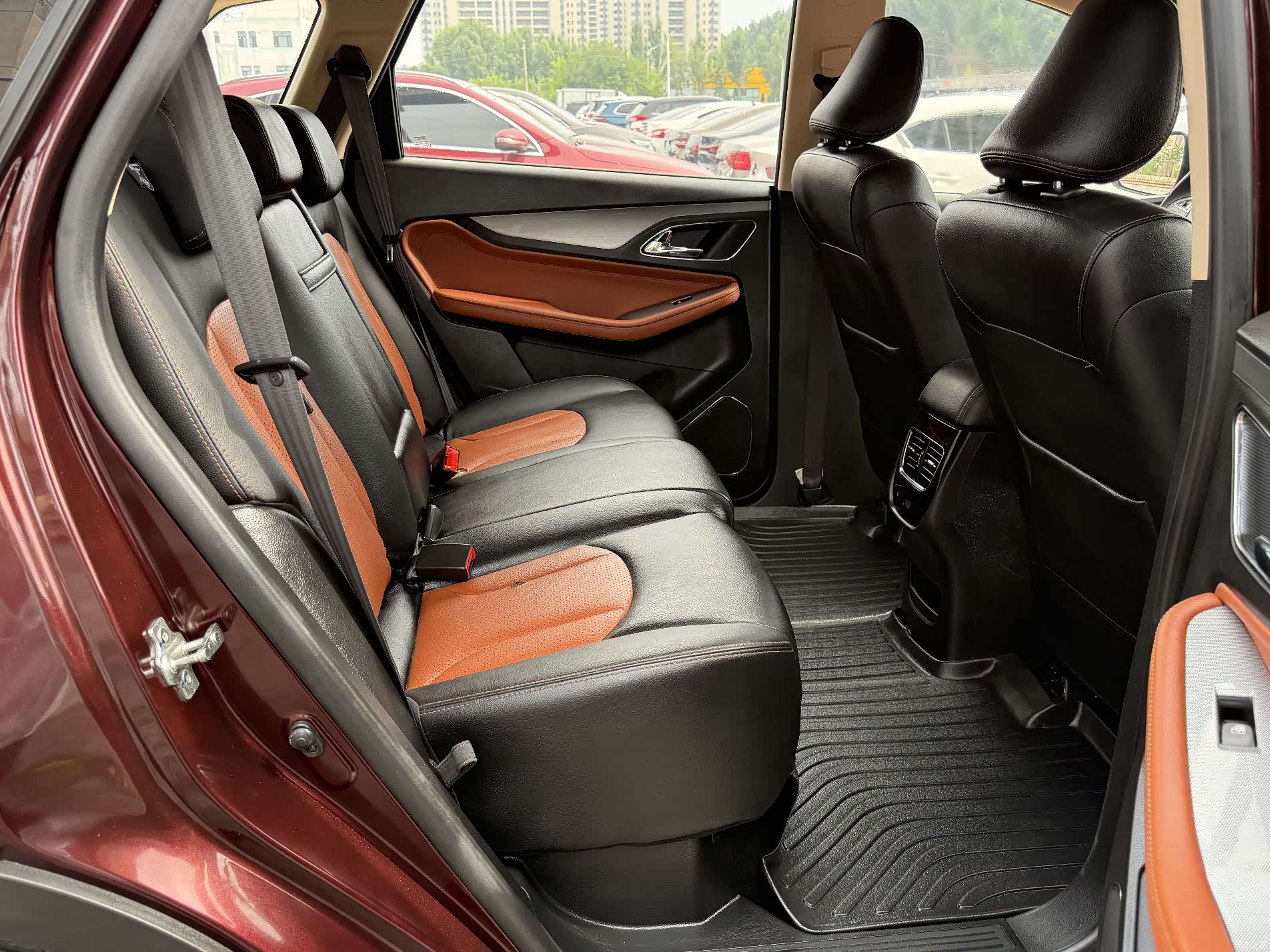 Wuling 560, 2015 16