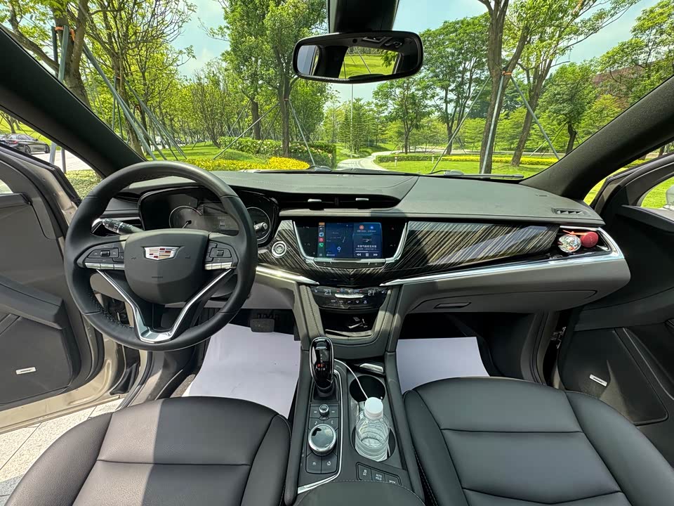 Cadillac XT6