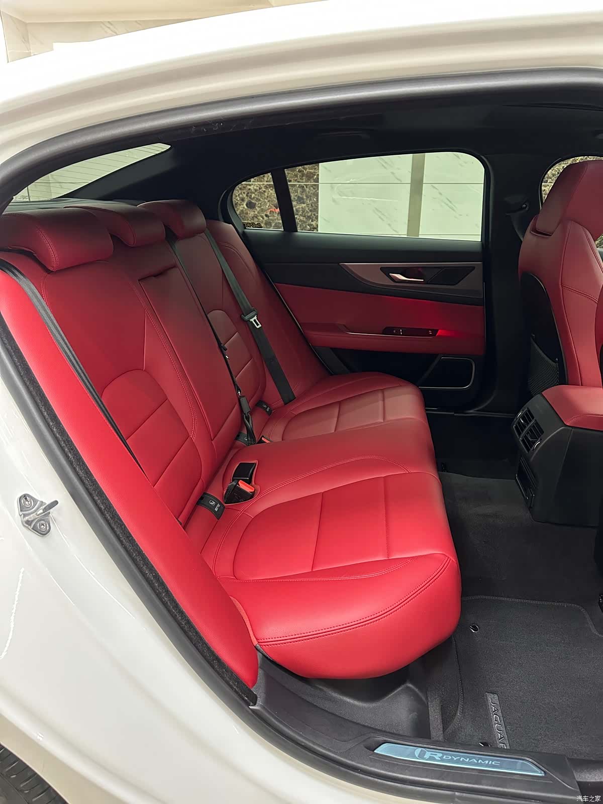 Land Rover XEL, 2022 11