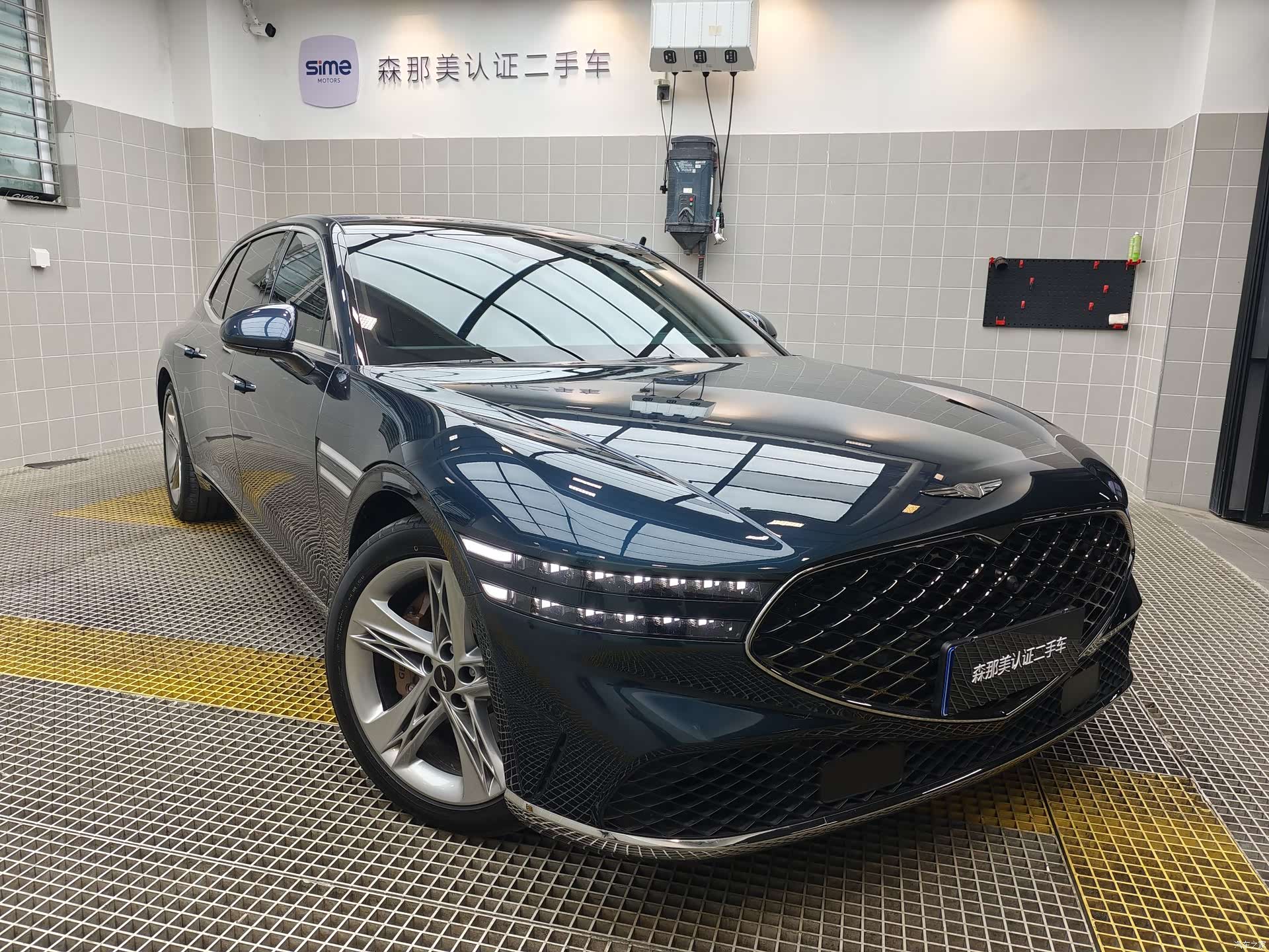 Genesis G90, 2023 3