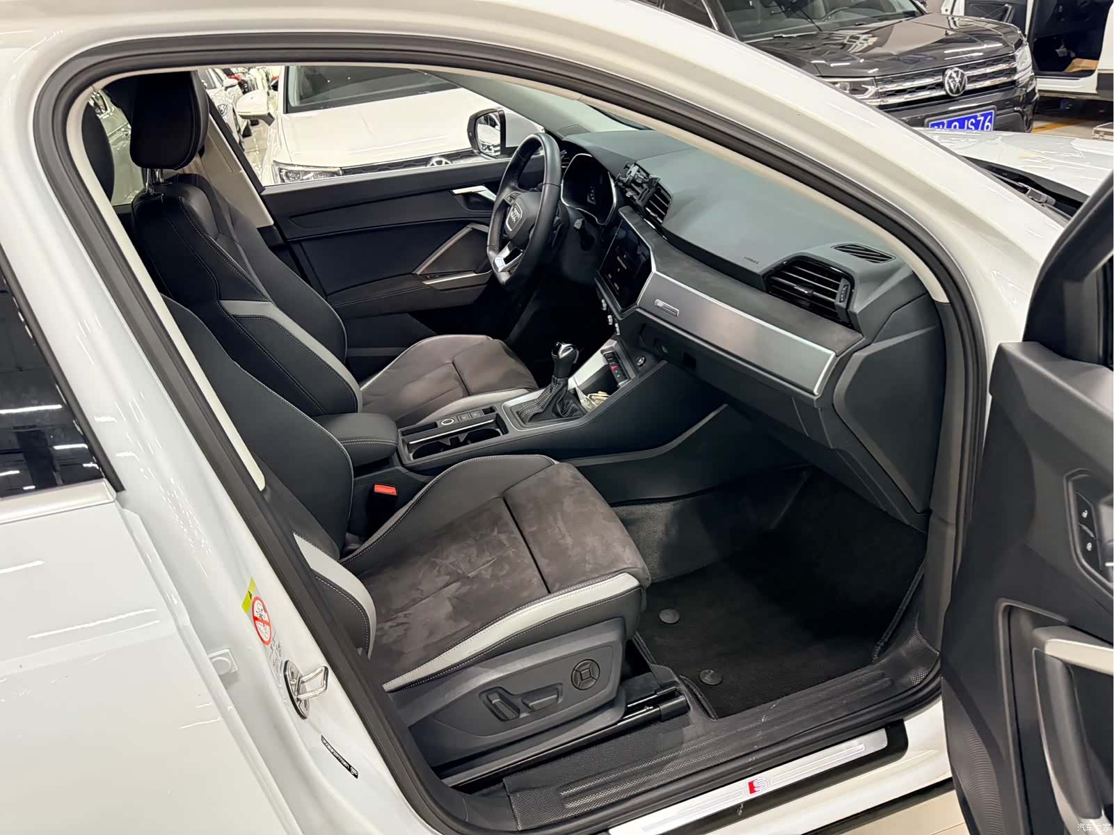 Audi Q3, 2023 14