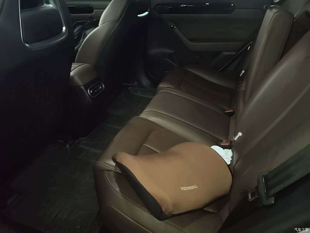 Leapmotor C11, 2023 13