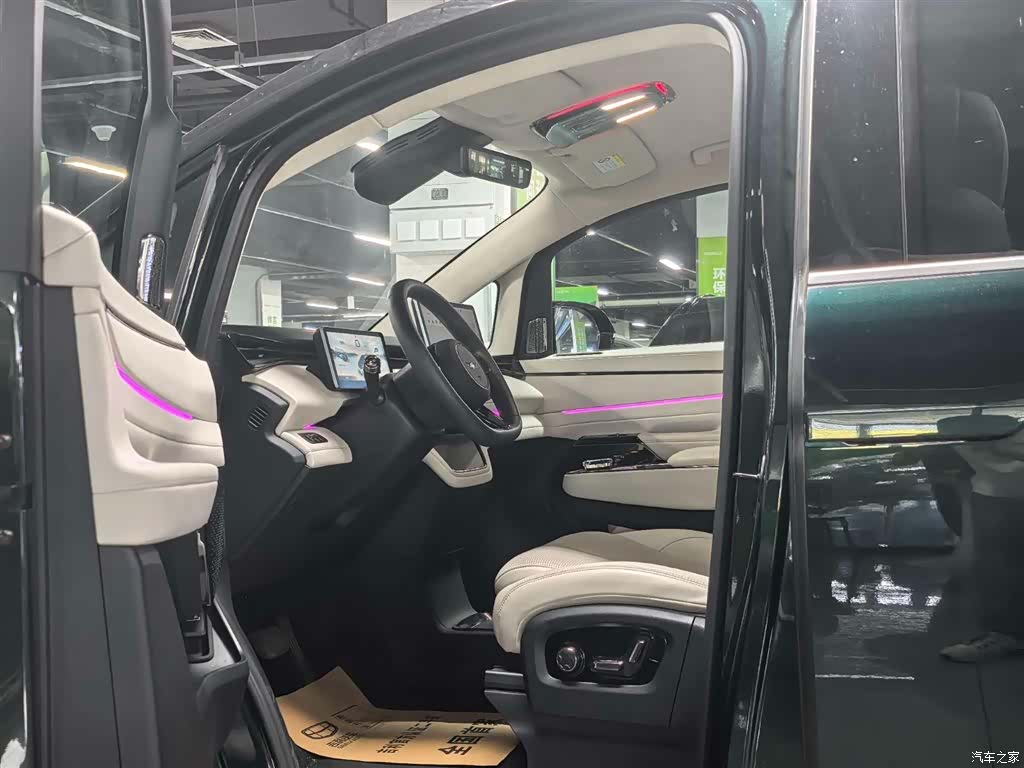 LEVC L380, 2025 12
