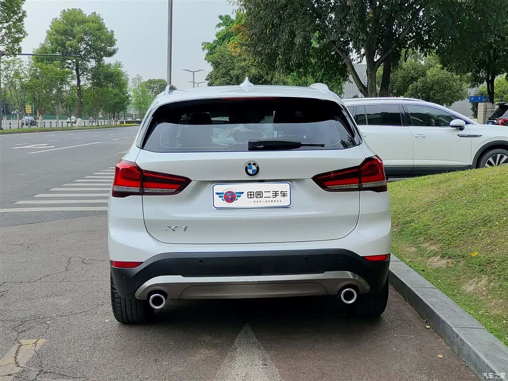 BMW X1, 2022 все фото