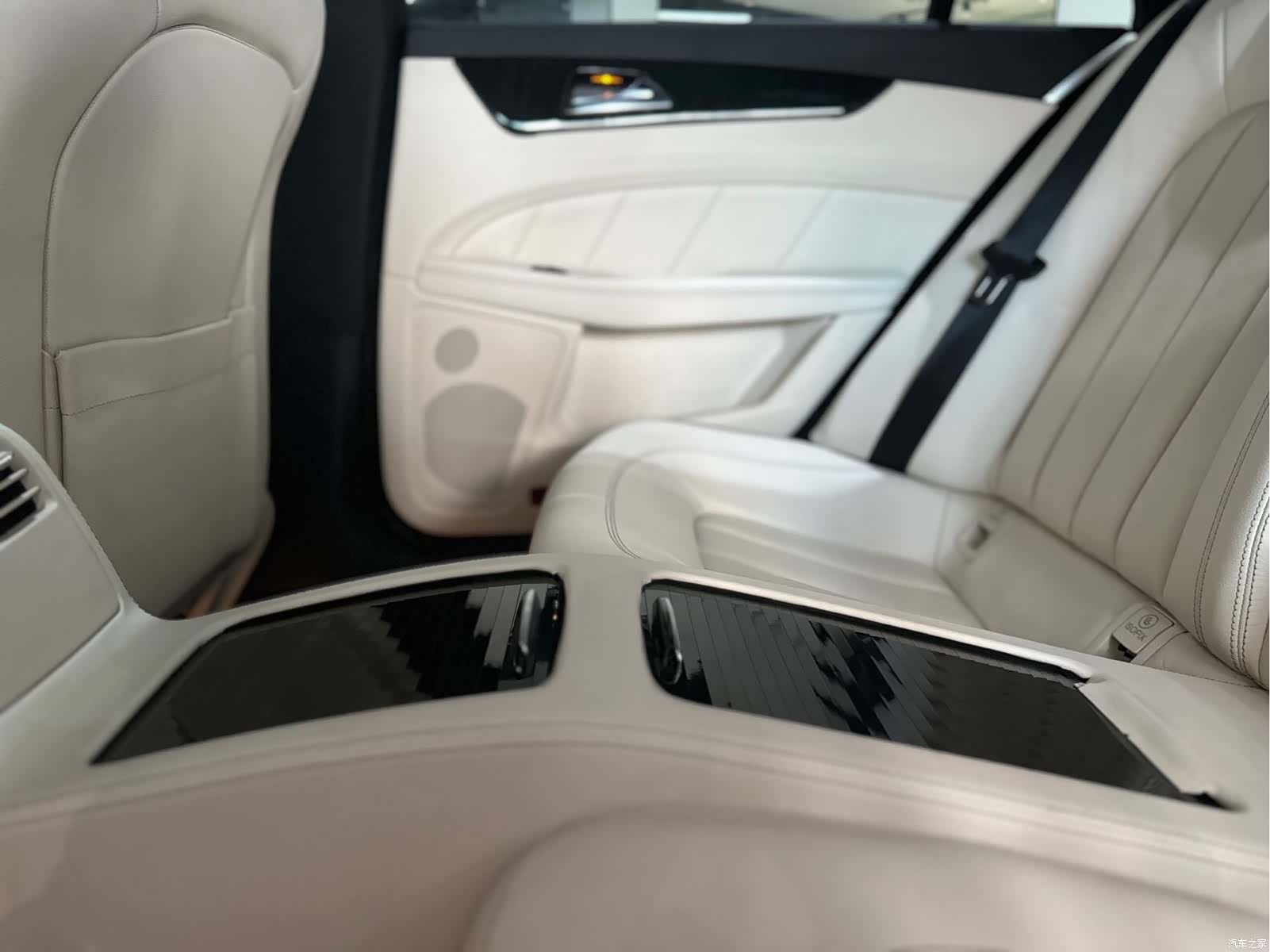 Mercedes-Benz CLS, 2018 10