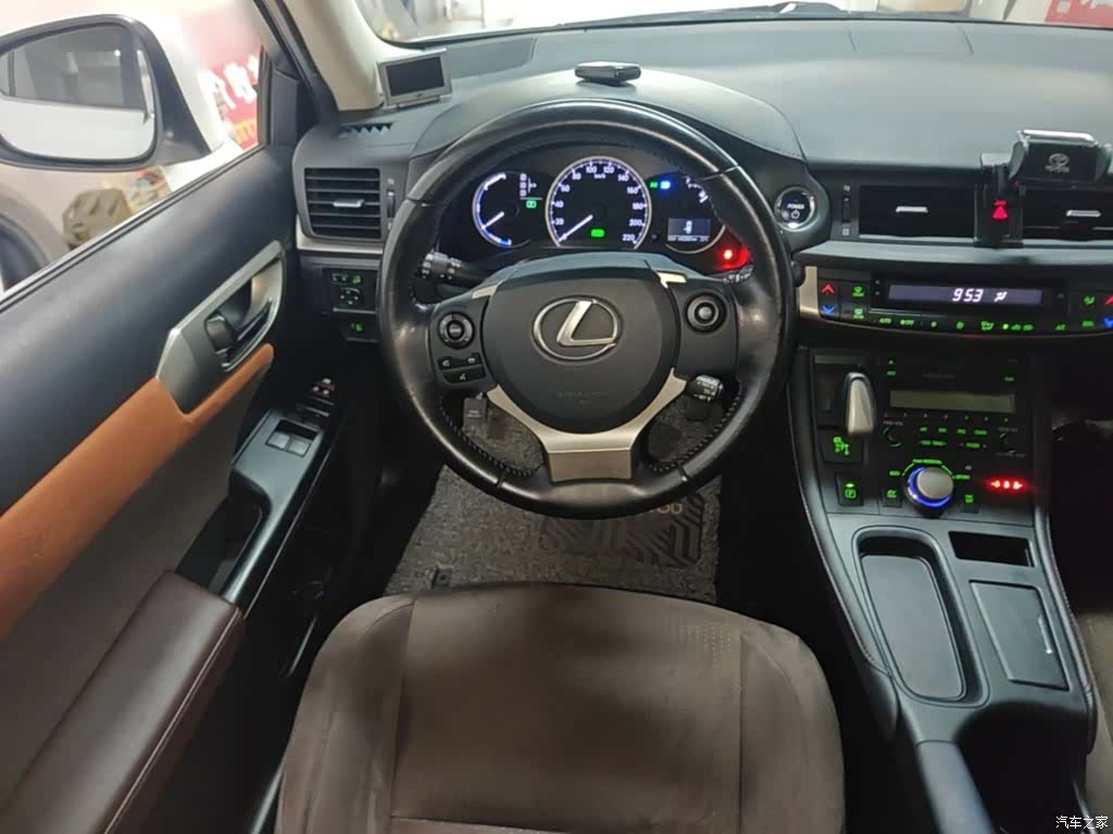 Lexus CT, 2019 11
