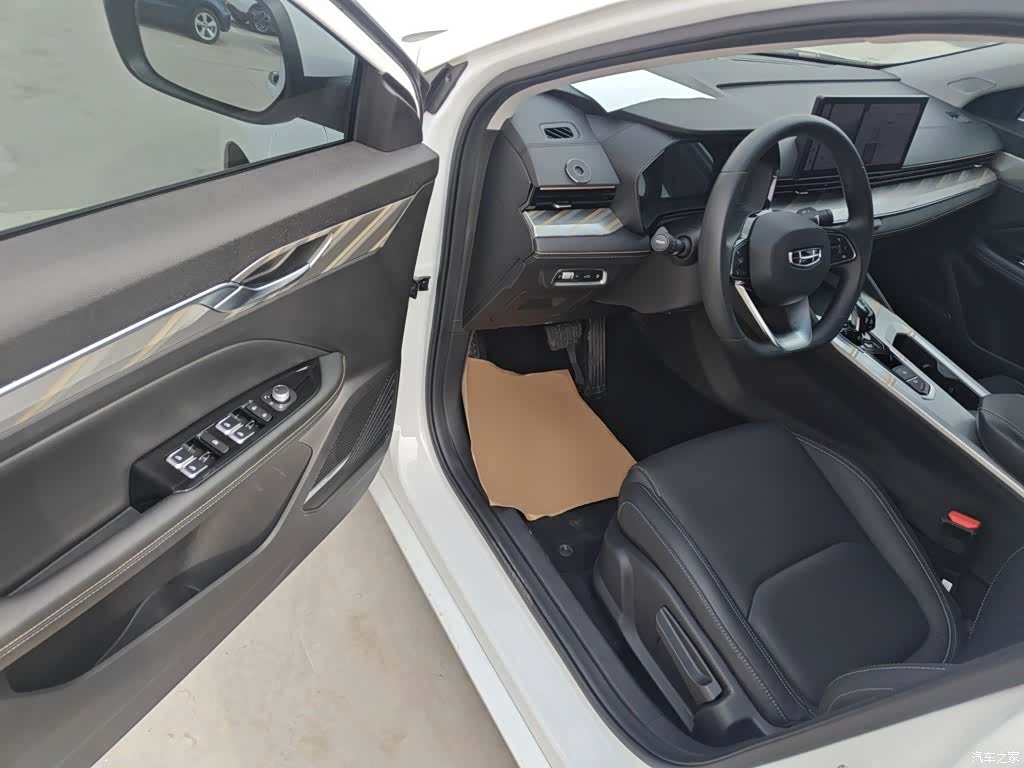Geely Emgrand, 2024 16