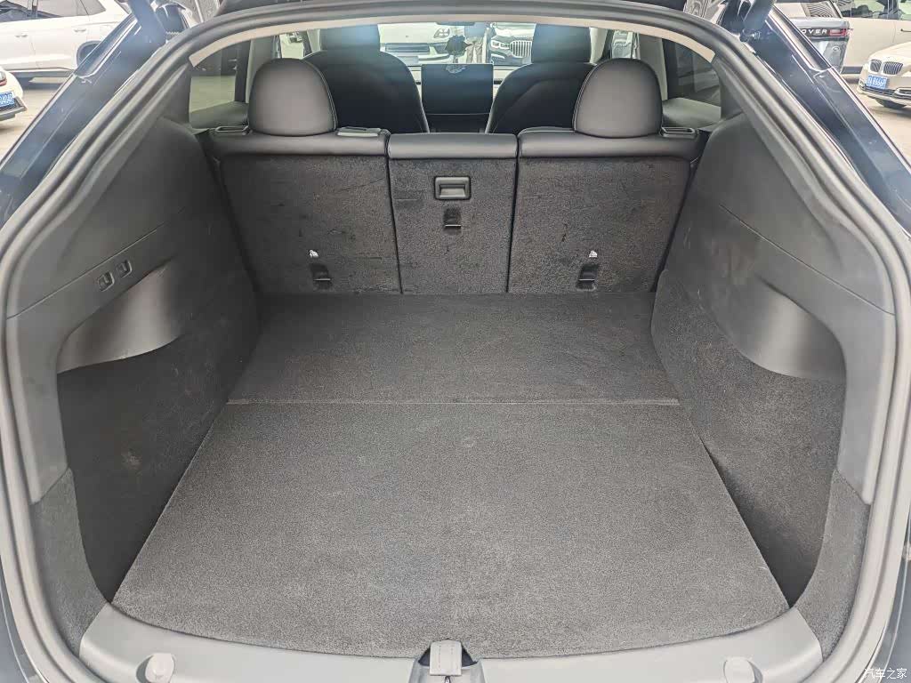 Tesla Model Y, 2021 30