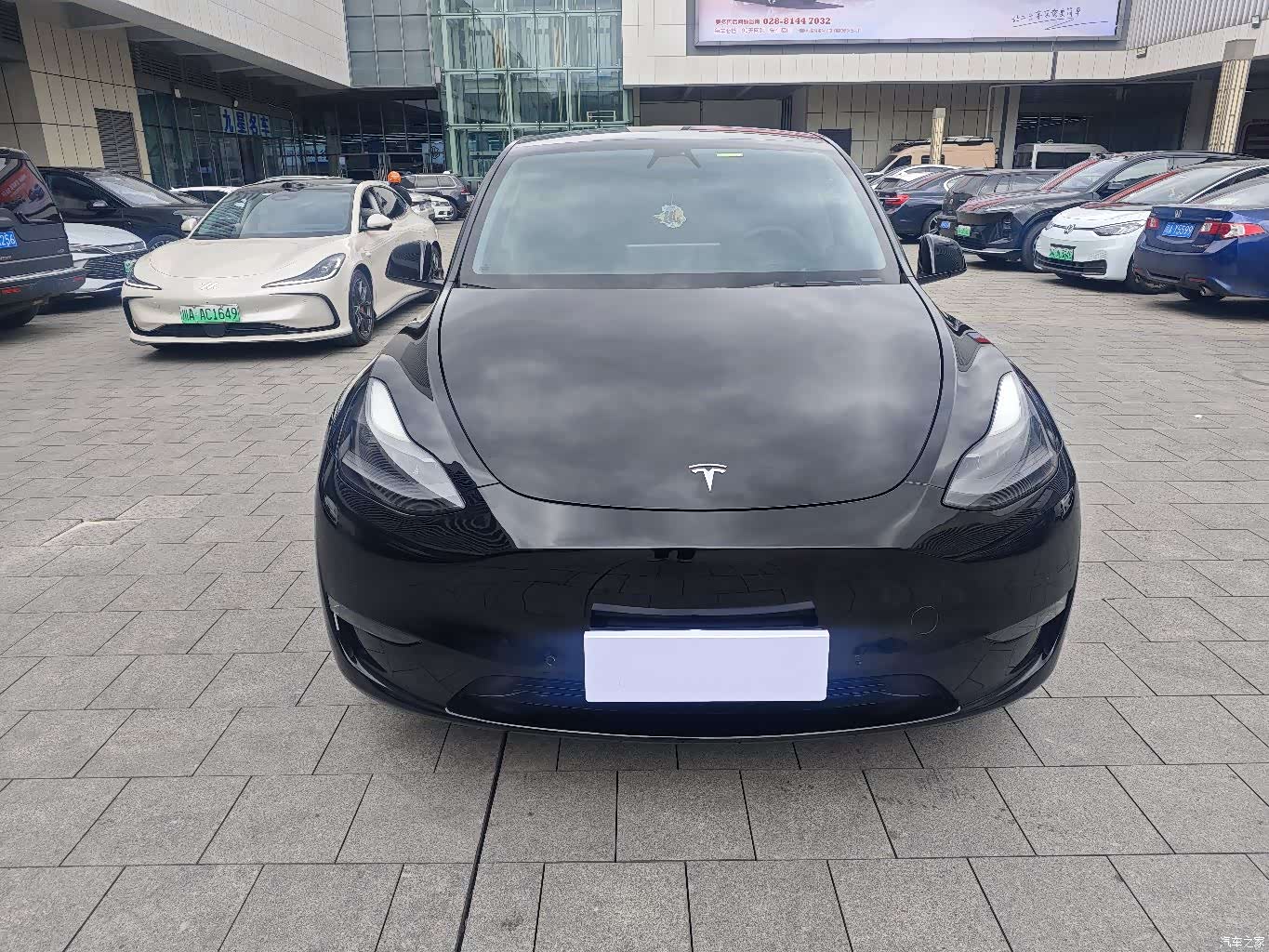 Tesla Model Y, 2021 все фото