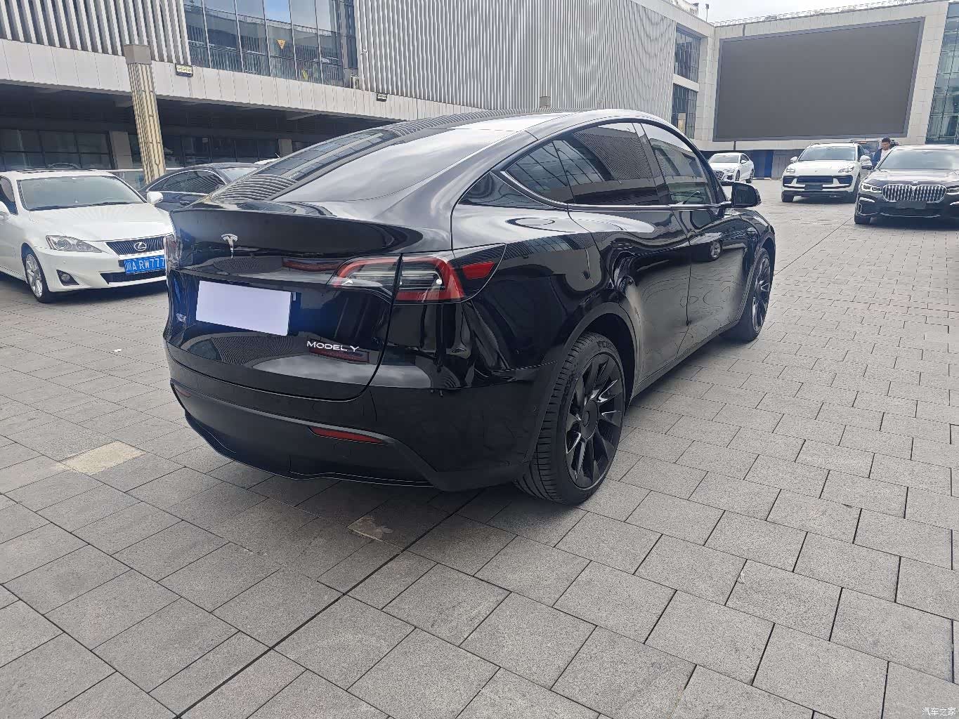 Tesla Model Y, 2021 19