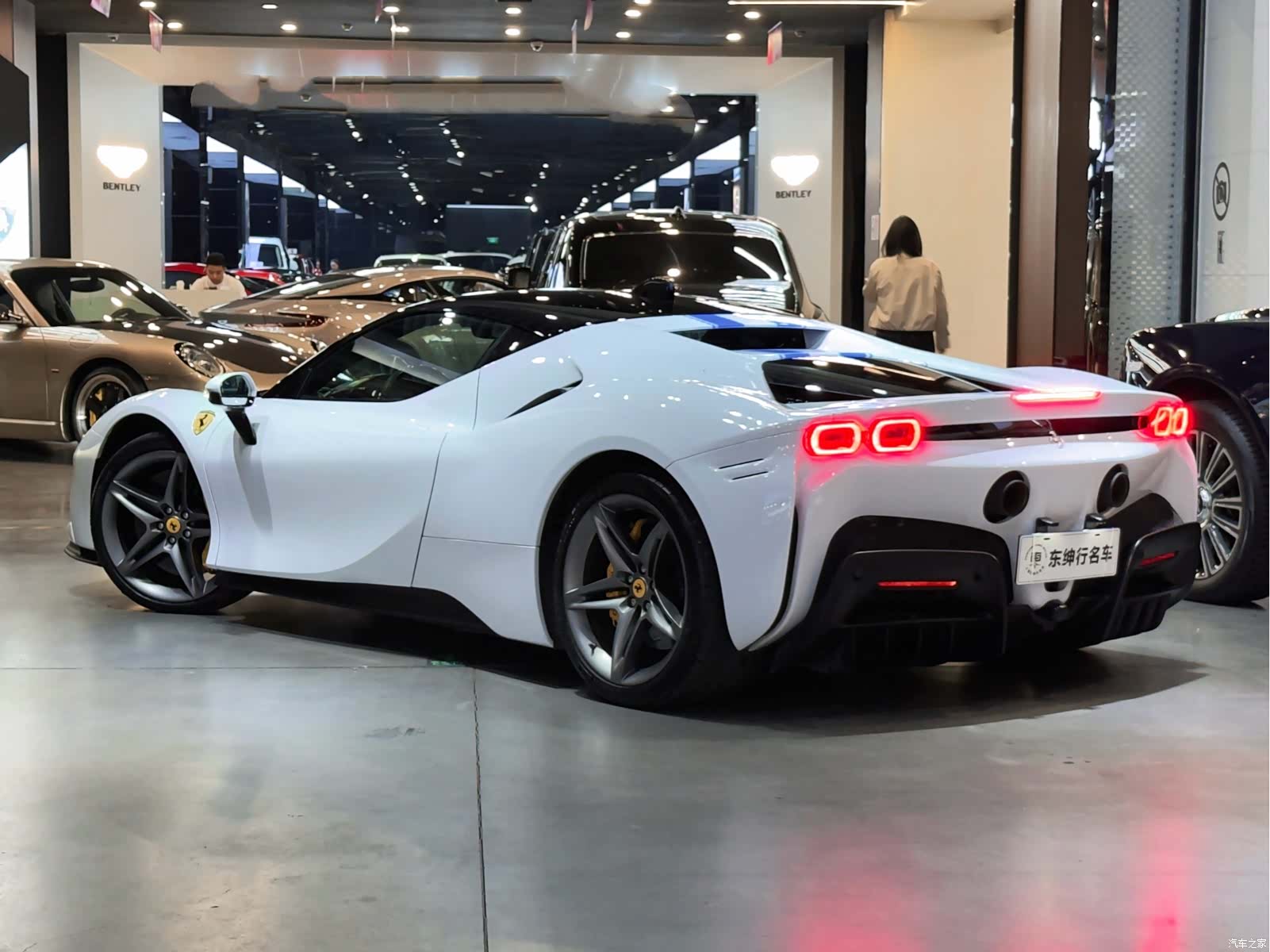 Ferrari SF90, 2023 4