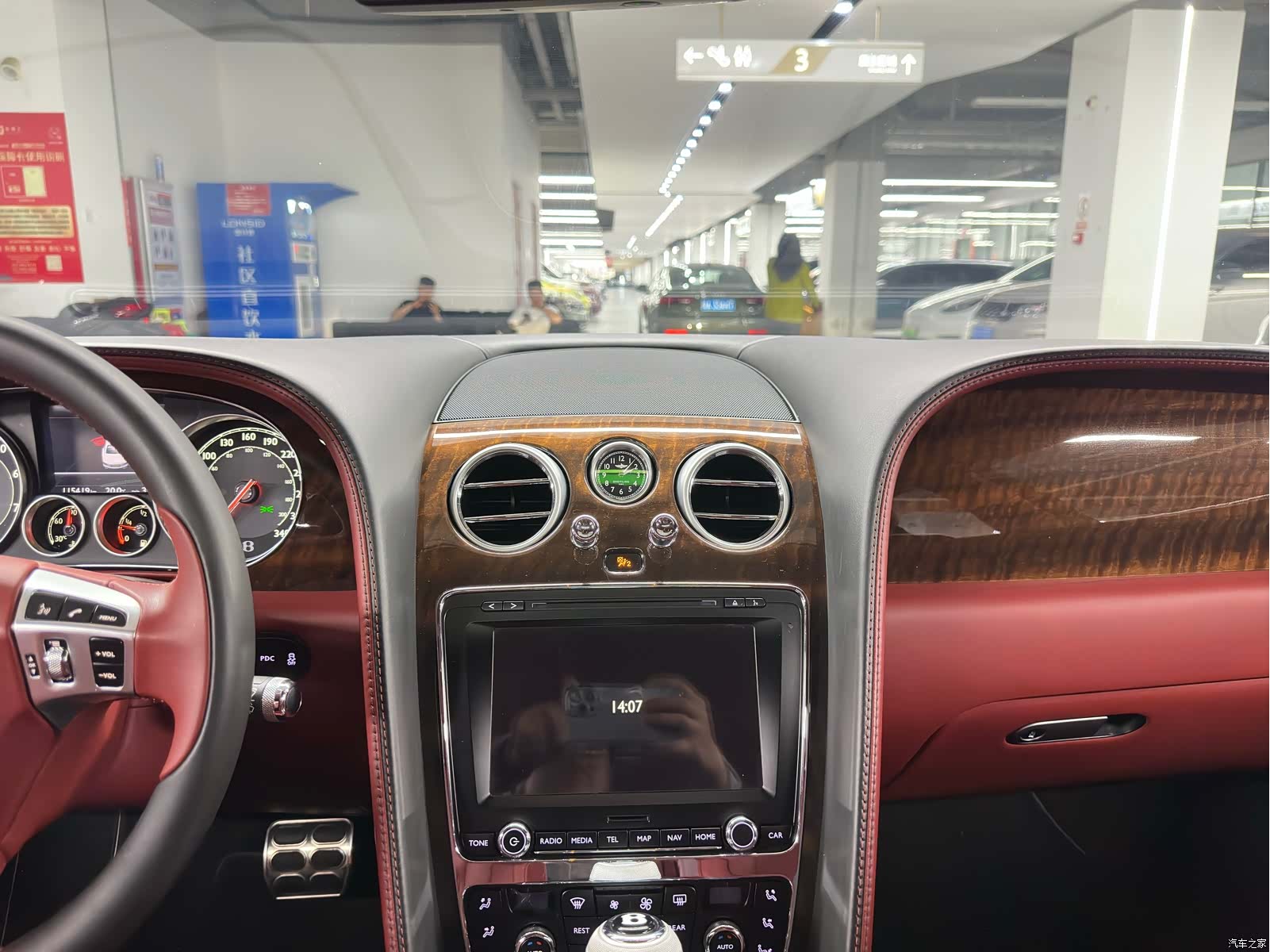 Bentley Flying Spur, 2014 15