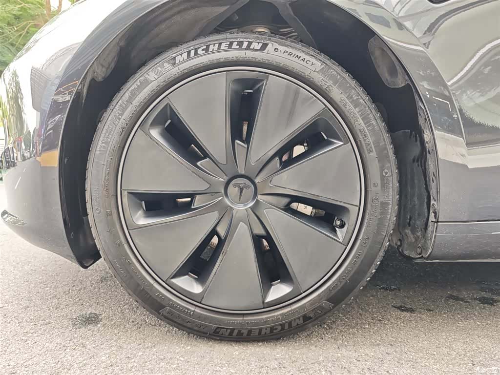 Tesla Model 3, 2024 27
