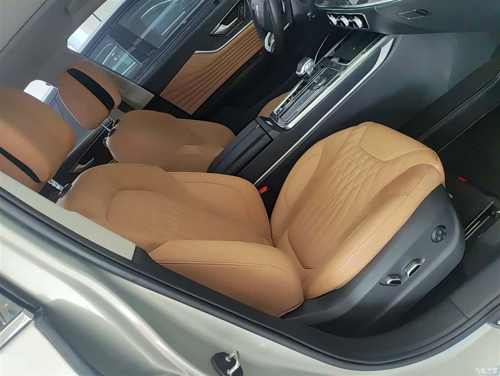 Hongqi HS5, 2023 23