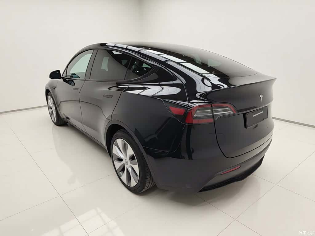Tesla Model Y, 2022 все фото
