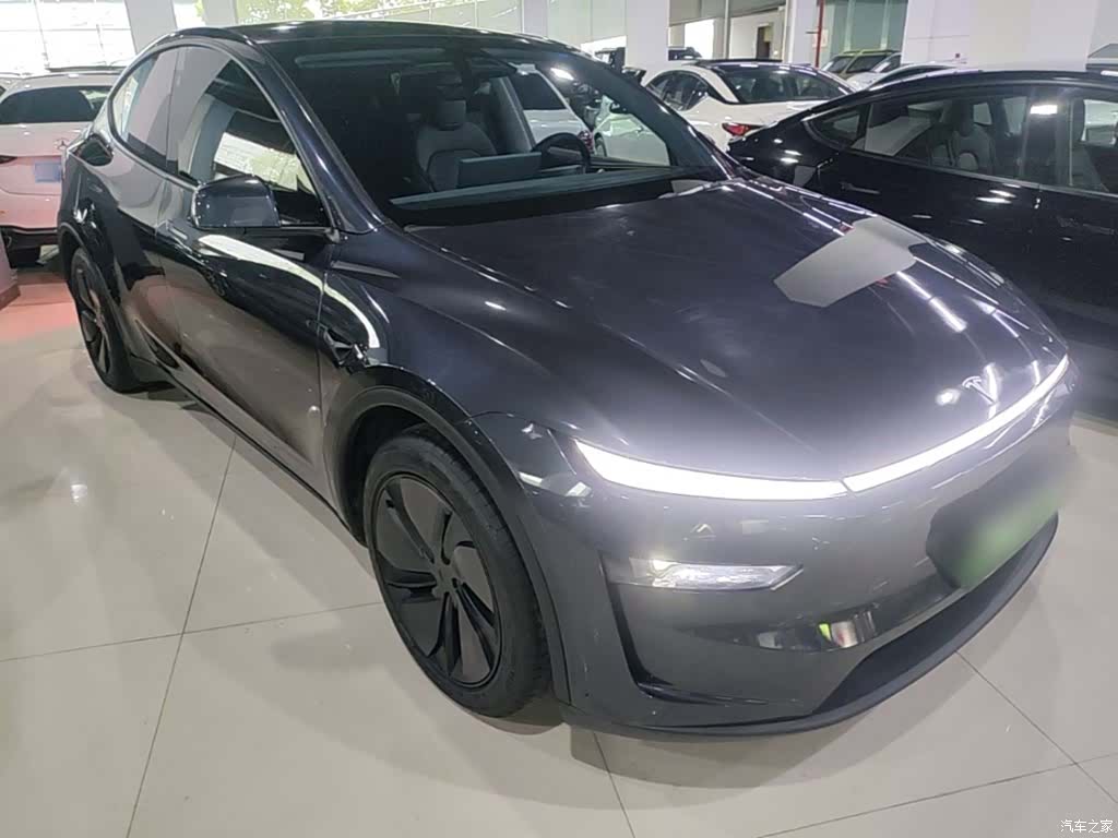 Tesla Model Y, 2025 4