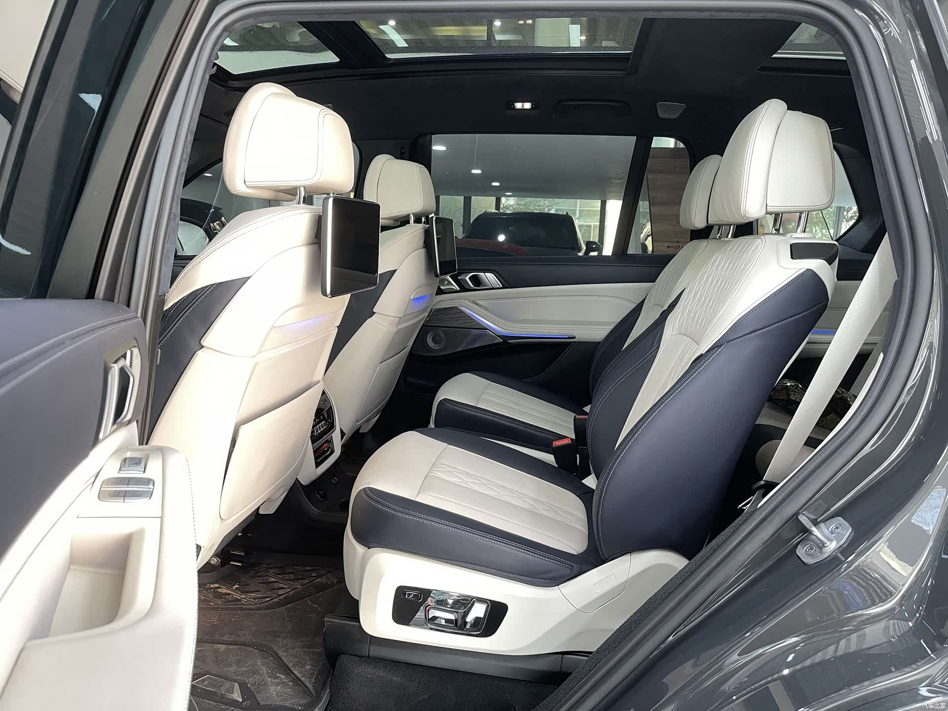 BMW X7, 2021 11