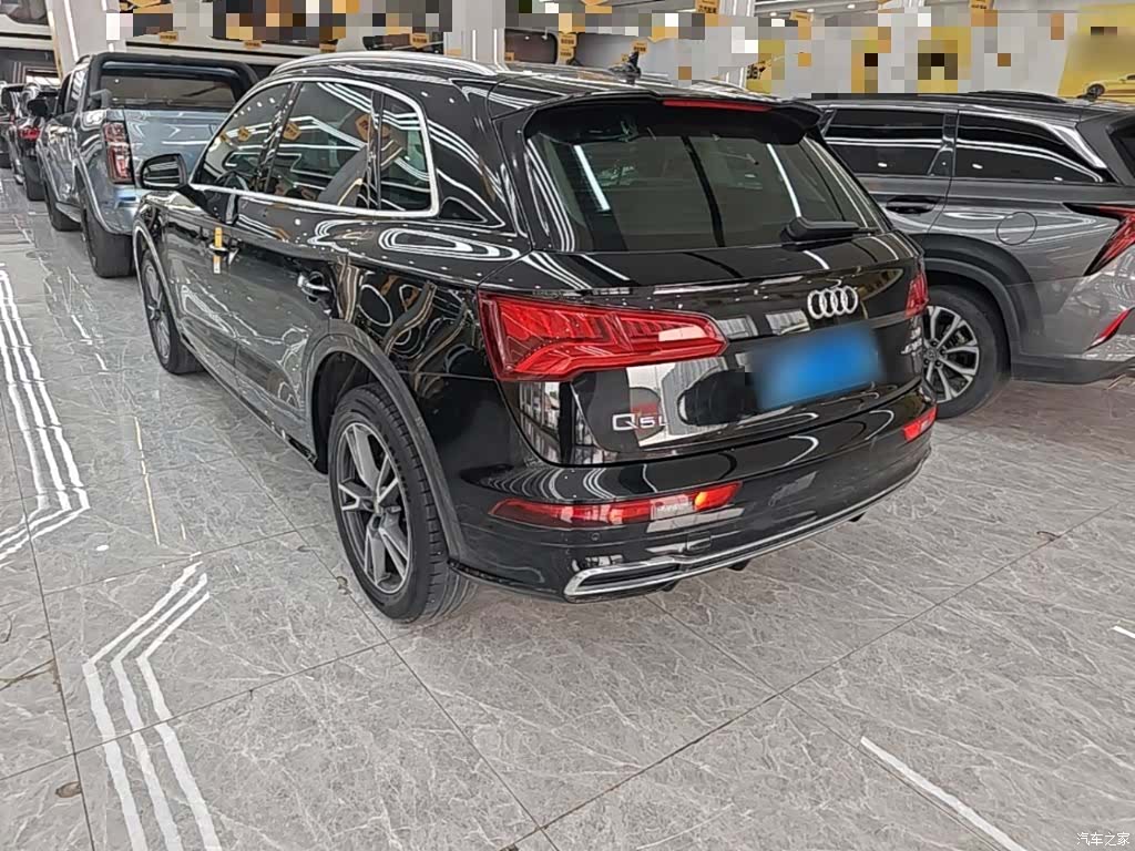 Audi Q5L, 2019 все фото