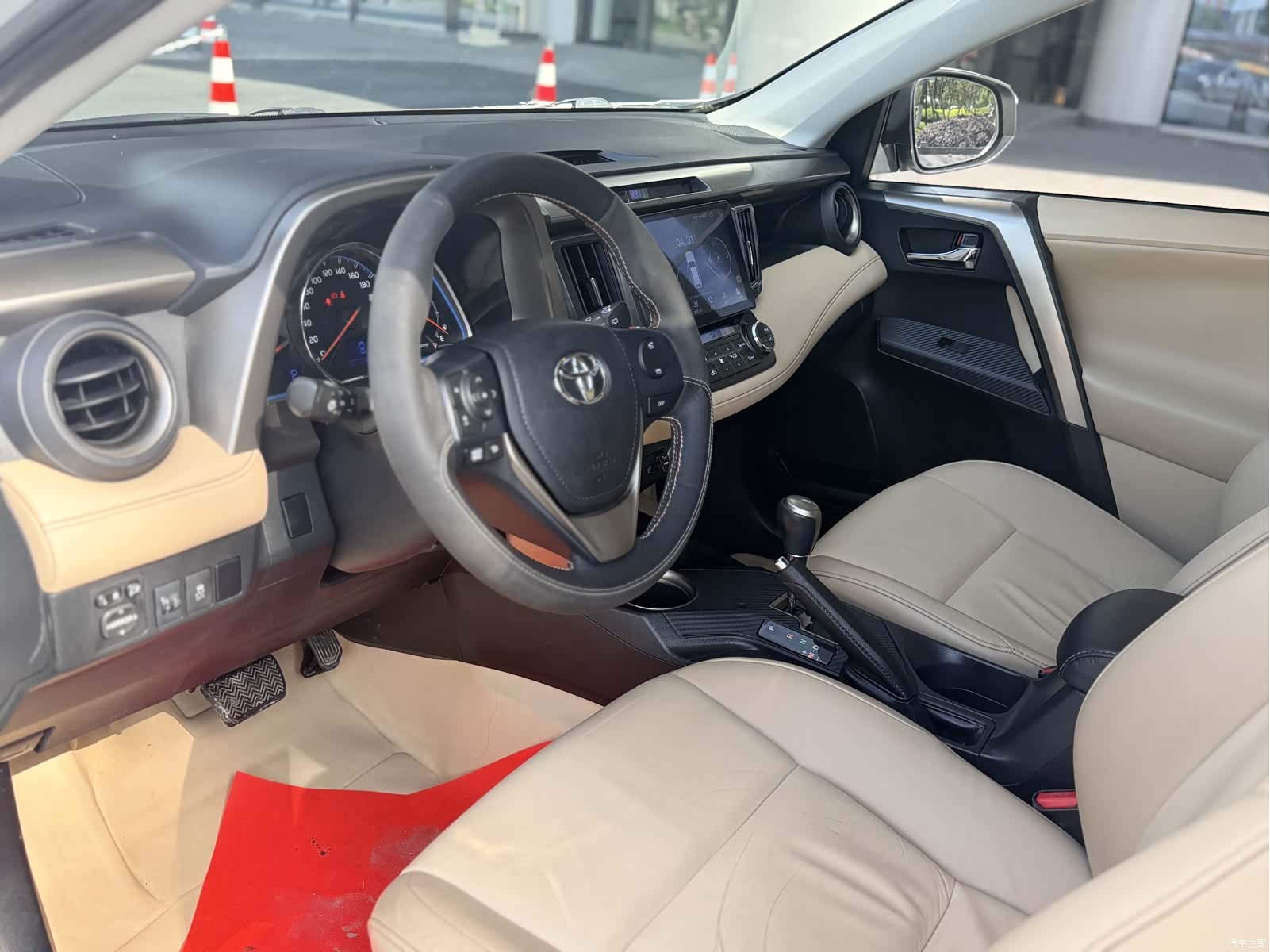 Toyota RAV4, 2015 12