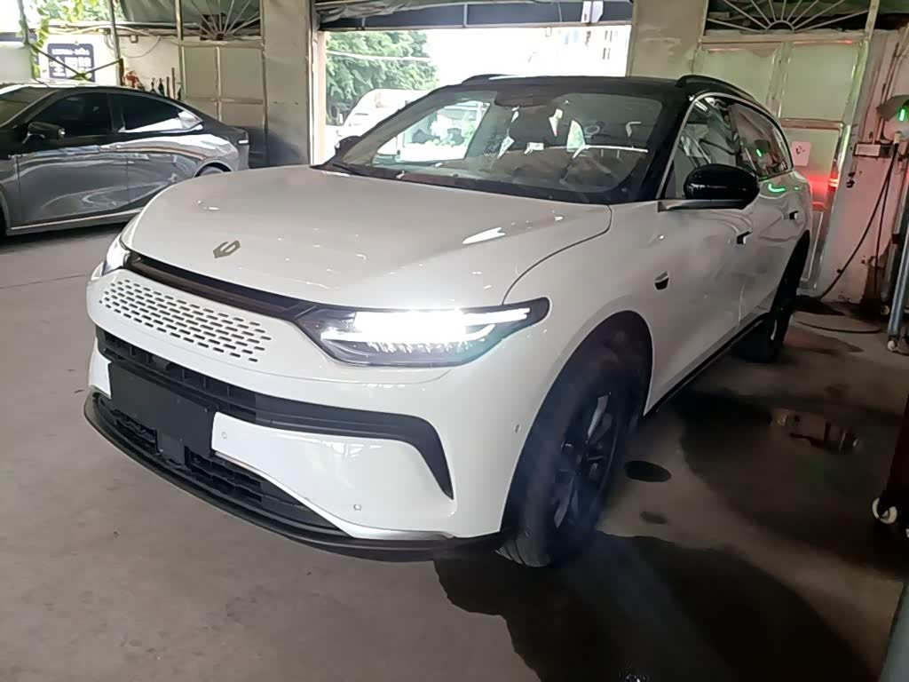 Leapmotor C11