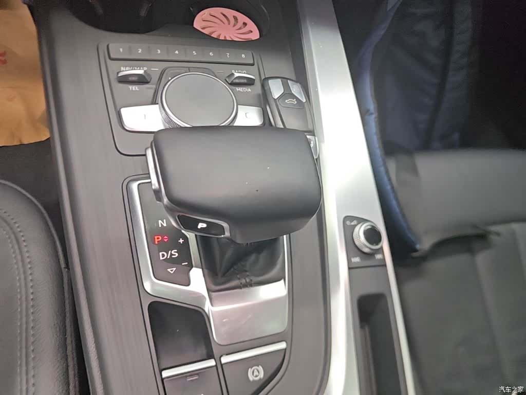 Audi A4L, 2018 14