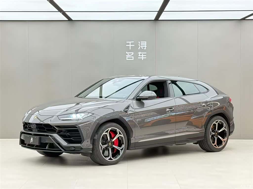 Lamborghini Urus, 2022 1