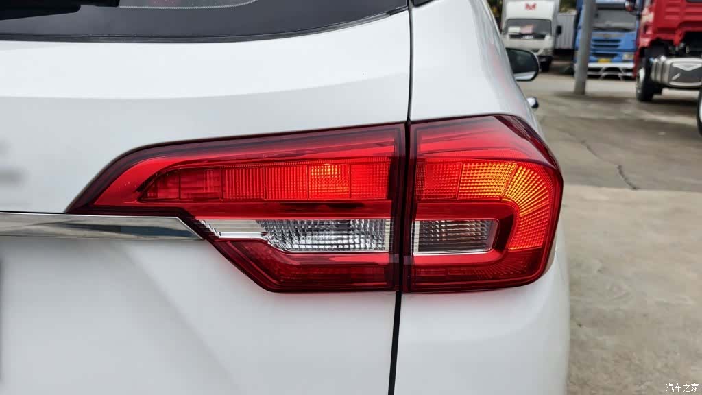 Haval M6, 2018 25