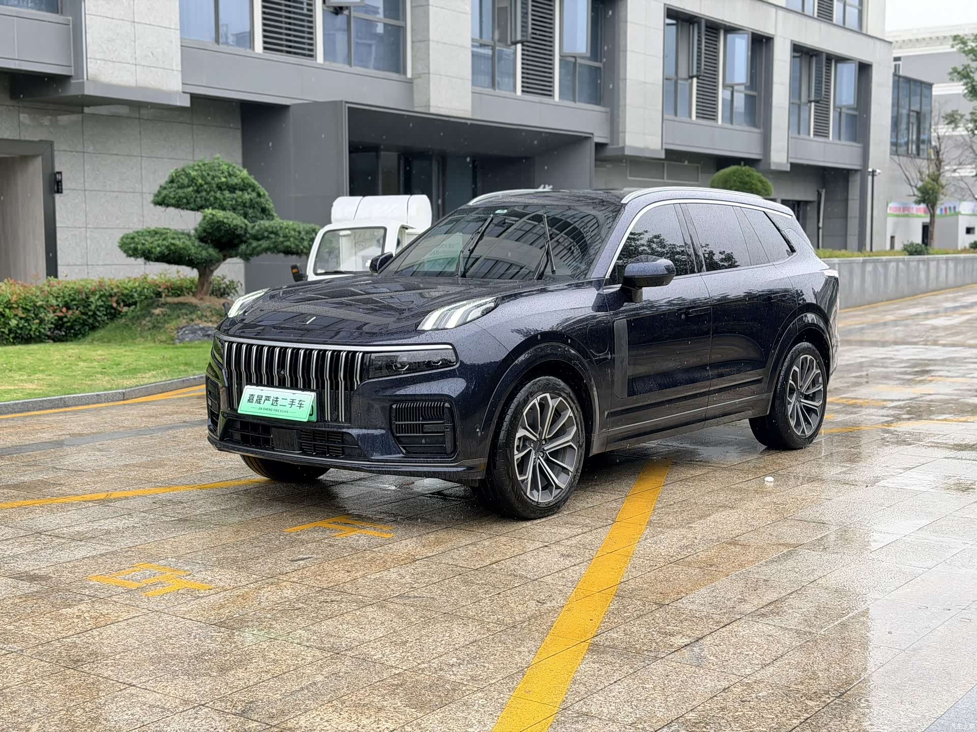 Lynk & Co 02