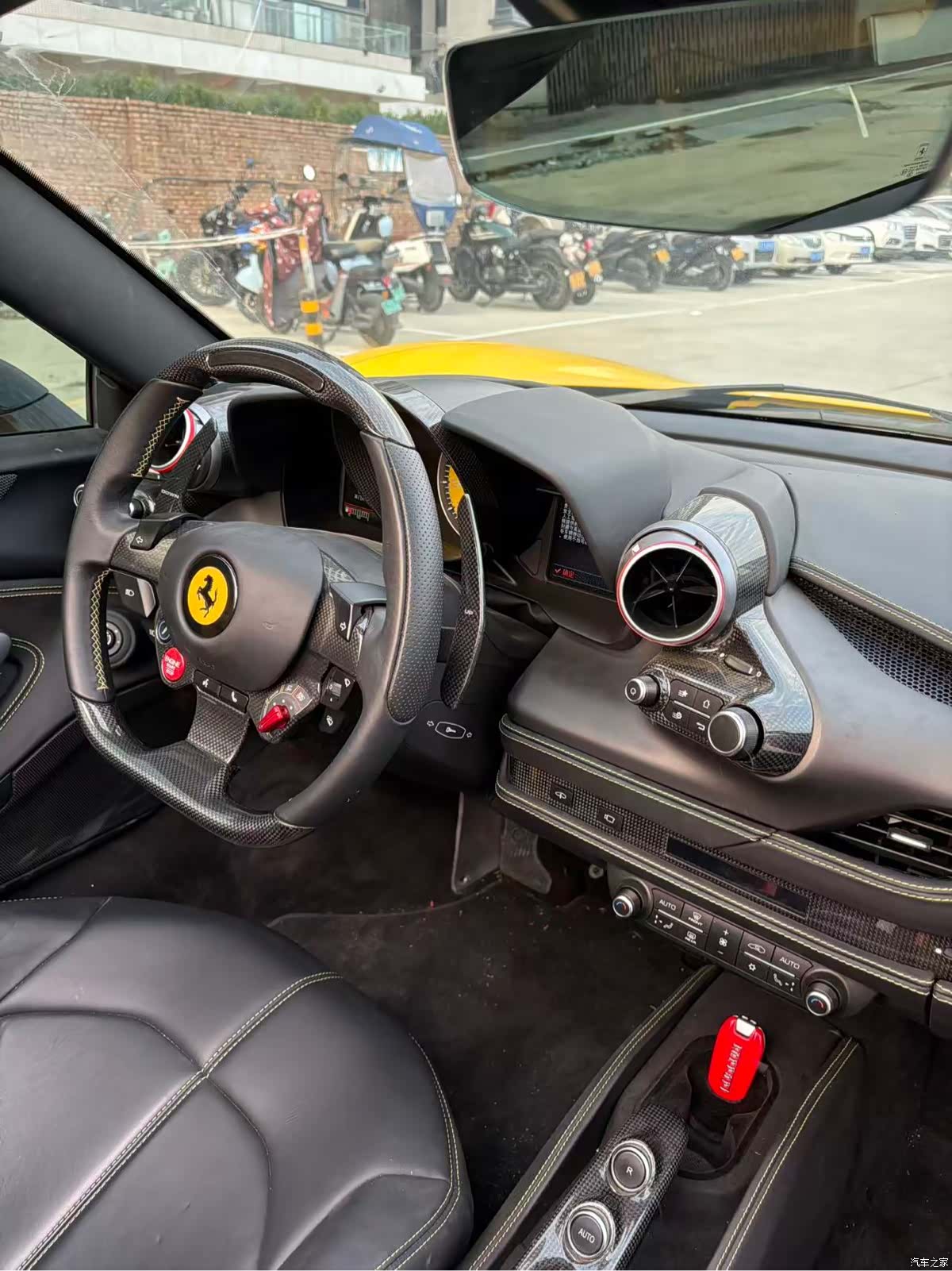 Ferrari F8, 2022 все фото